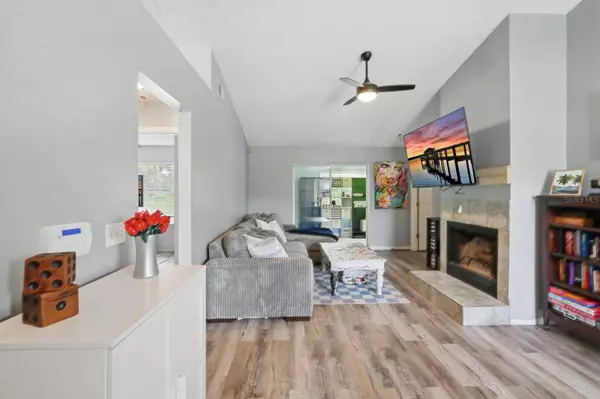 12 RENSHAW DR, Palm Coast, FL 32164