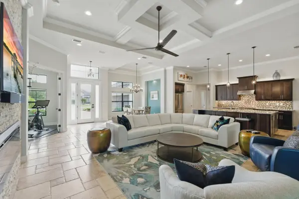 8 Blue Oak Ln, Palm Coast, FL 32137