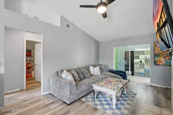 12 Renshaw DR, Palm Coast, FL 32164