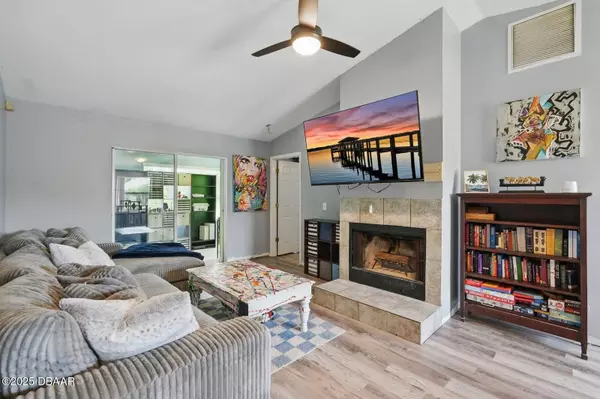 12 Renshaw DR, Palm Coast, FL 32164