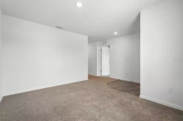 17 ROXBURY LN, Palm Coast, FL 32164