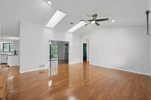 131 Boulder Rock Dr, Palm Coast, FL 32137