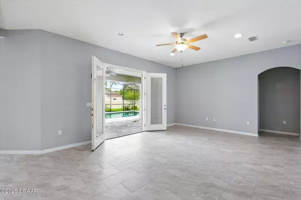 25 Egret TRL, Palm Coast, FL 32164