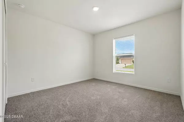 17 Roxbury LN, Palm Coast, FL 32164