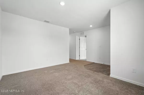 17 ROXBURY LN, Palm Coast, FL 32164