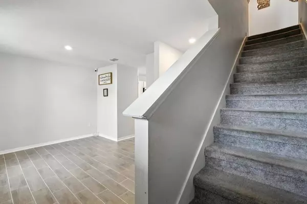 31 Pacific Dr, Palm Coast, FL 32164