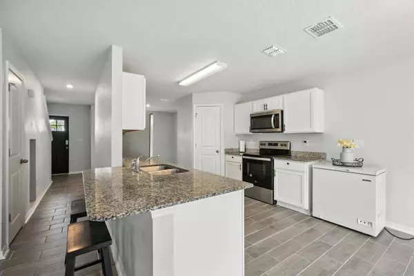 31 Pacific Dr, Palm Coast, FL 32164