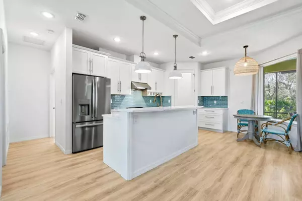 14 DOGWOOD TER, Palm Coast, FL 32137