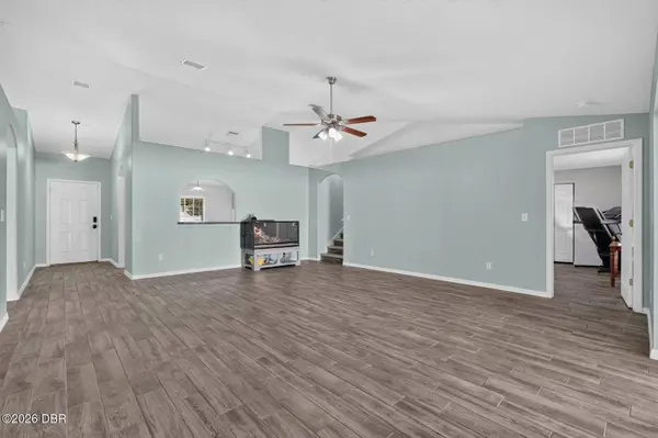 18 Wheeling LN, Palm Coast, FL 32164
