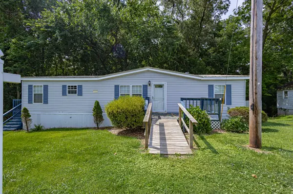 301 Shasteen St, Estill Springs, TN 37330