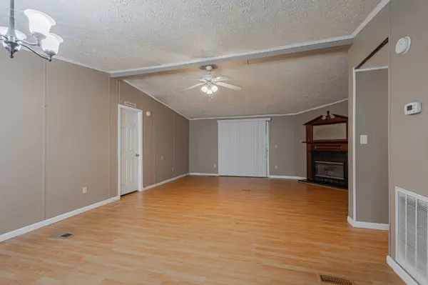 301 Shasteen St, Estill Springs, TN 37330