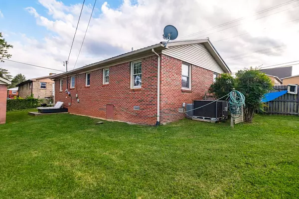404 Mullican St, Mcminnville, TN 37110