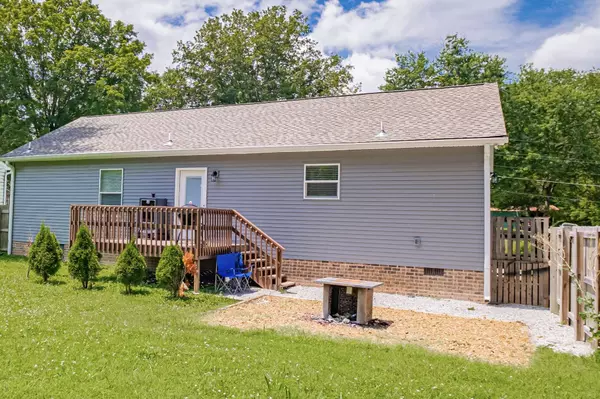 328 Spring St, Wartrace, TN 37183