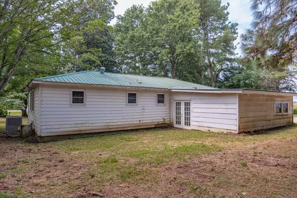 878 Indian Creek Rd, Huntland, TN 37345