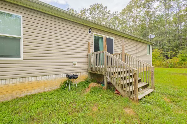 976 Espy Rd, Manchester, TN 37355