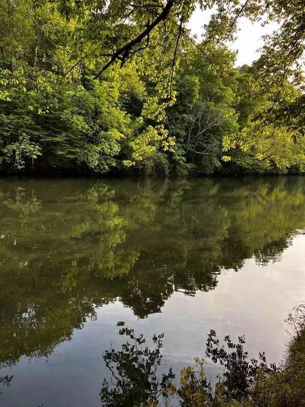 100 Nancy Ln, Mcminnville, TN 37110