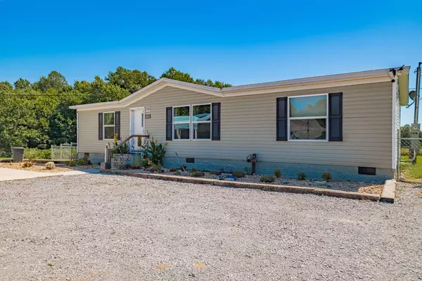 8203 Holmes Creek Rd, Smithville, TN 37166