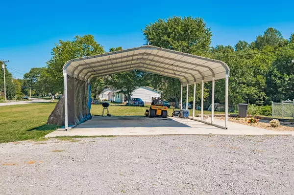 8203 Holmes Creek Rd, Smithville, TN 37166