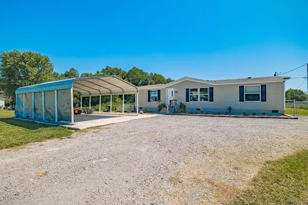 8203 Holmes Creek Rd, Smithville, TN 37166