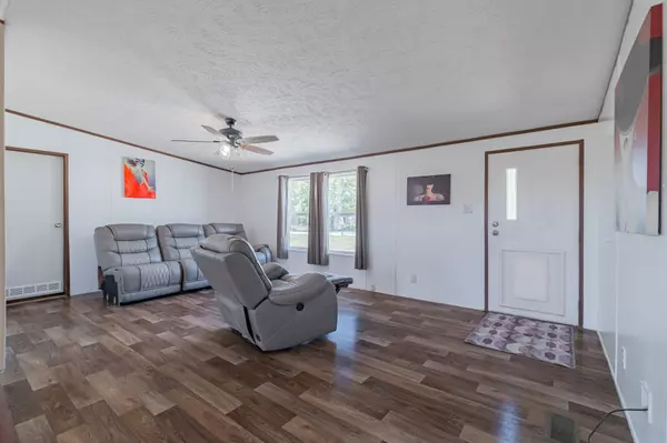 8203 Holmes Creek Rd, Smithville, TN 37166