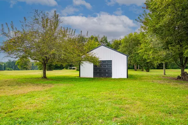 5071 Shelbyville Rd, Mcminnville, TN 37110