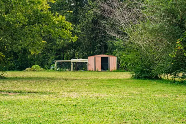 5071 Shelbyville Rd, Mcminnville, TN 37110