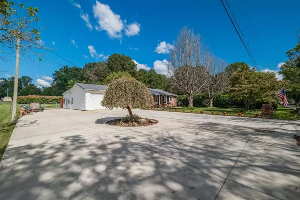 793 Old Bushy Branch Rd, Manchester, TN 37355