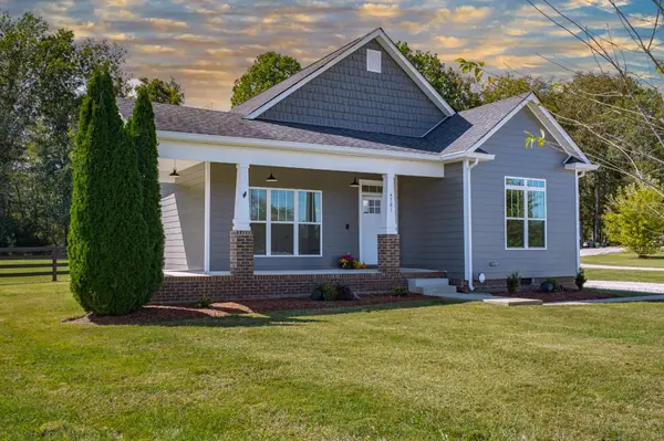 4781 Brookhollow Rd, Chapel Hill, TN 37034