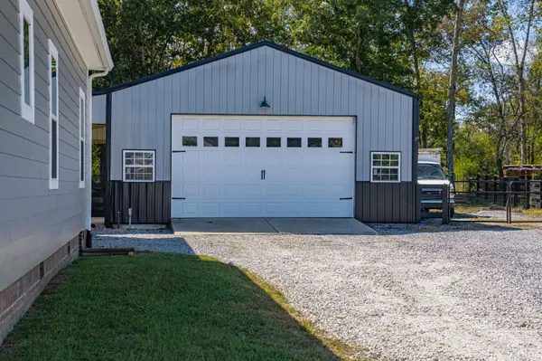 4781 Brookhollow Rd, Chapel Hill, TN 37034