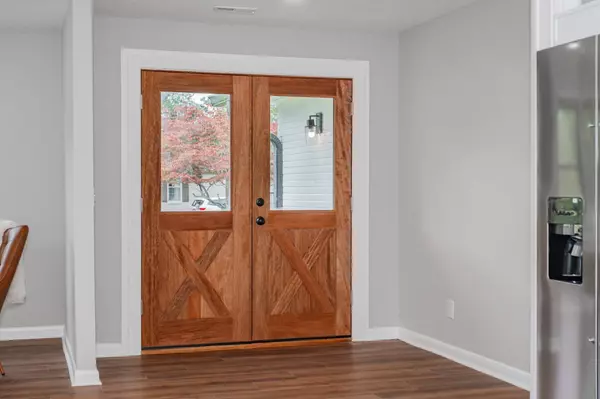 1221 Hillcrest Dr, Manchester, TN 37355