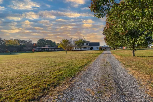 1603 Shangri La Ln, Mcminnville, TN 37110