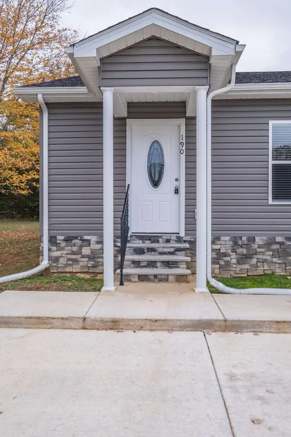 190 Himes Ln, Tullahoma, TN 37388