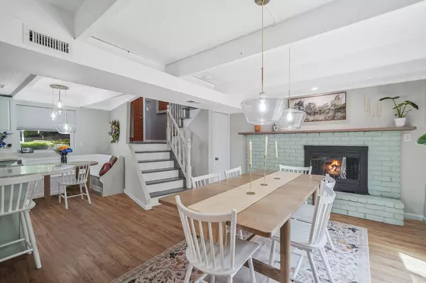 15 Woodchuck LN, East Setauket, NY 11733