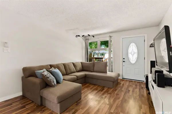 27 Price CRESCENT, Regina, SK S4R 6R7