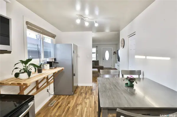 27 Price CRESCENT, Regina, SK S4R 6R7