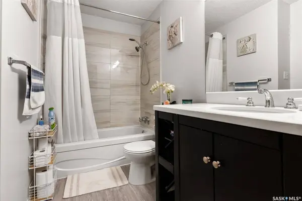2406 Heseltine ROAD #522, Regina, SK S4V 1N9