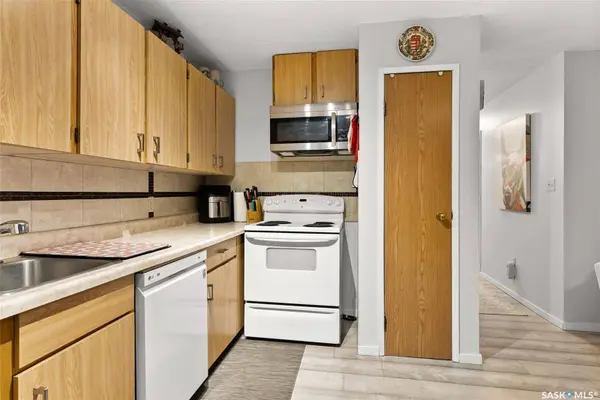 2406 Heseltine ROAD #522, Regina, SK S4V 1N9