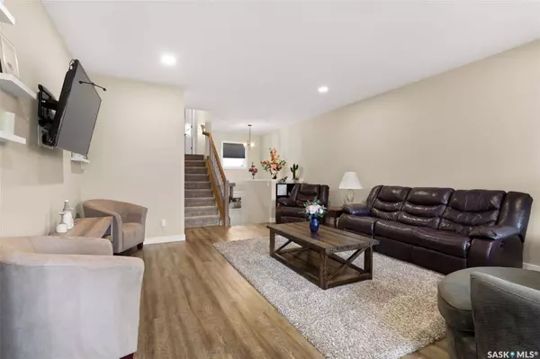 1025 Maplewood DRIVE, Moose Jaw, SK S6J 0E4