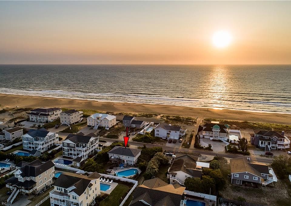 Virginia Beach waterfront homes for sale at sunset