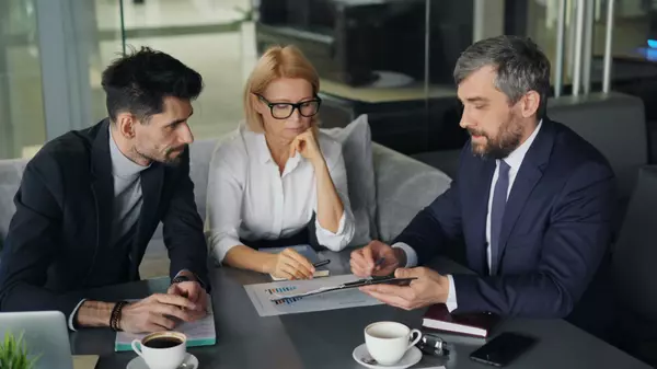 Why Top Real Estate Agents Fire Bad ClientsāAnd How to Do It Right