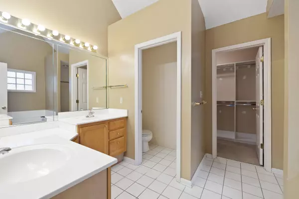 991 Forest Lake Drive, Lexington, KY 40515