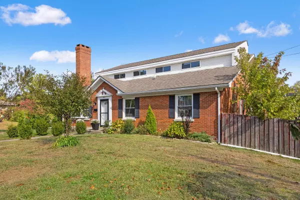 201 Vanderbilt Drive, Lexington, KY 40517