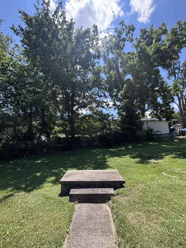 413 Marshall Street, Paris, KY 40361