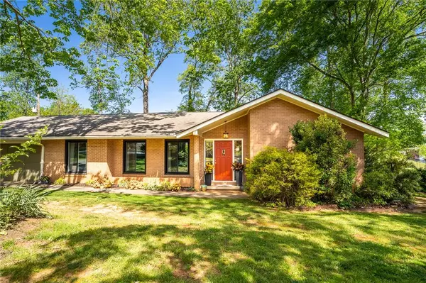 704 Westhampton DR, Seneca, SC 29672