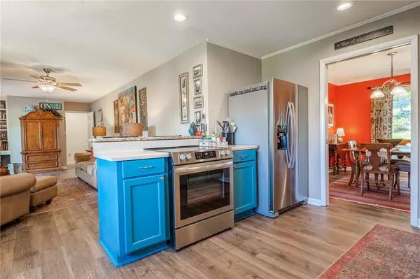 704 Westhampton DR, Seneca, SC 29672