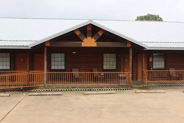 6613 N US Highway 259, Broken Bow, OK 74728-6591