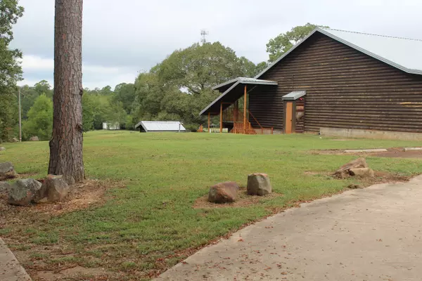 6613 N US Highway 259, Broken Bow, OK 74728-6591