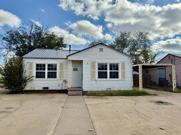 2309 13th St, Odessa, TX 79763