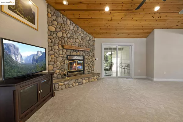 12456 Tannahill, Groveland, CA 95321