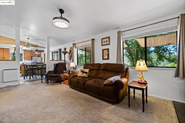 20790 Crescent Way, Groveland, CA 95321